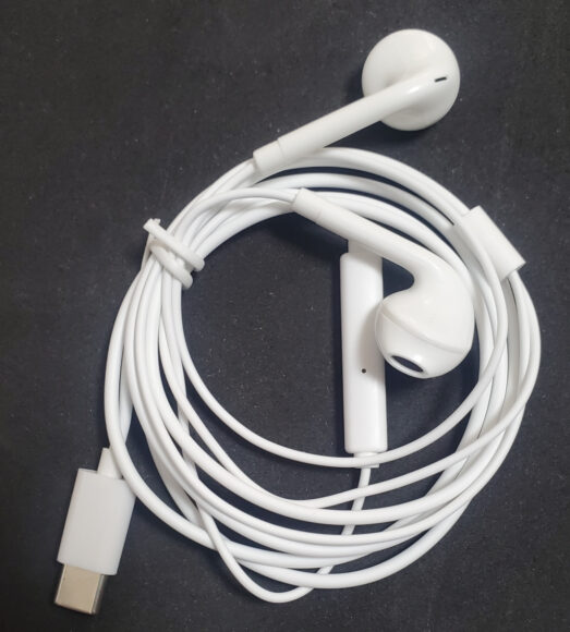 ダイソーで販売されているUSB-Cイヤホン